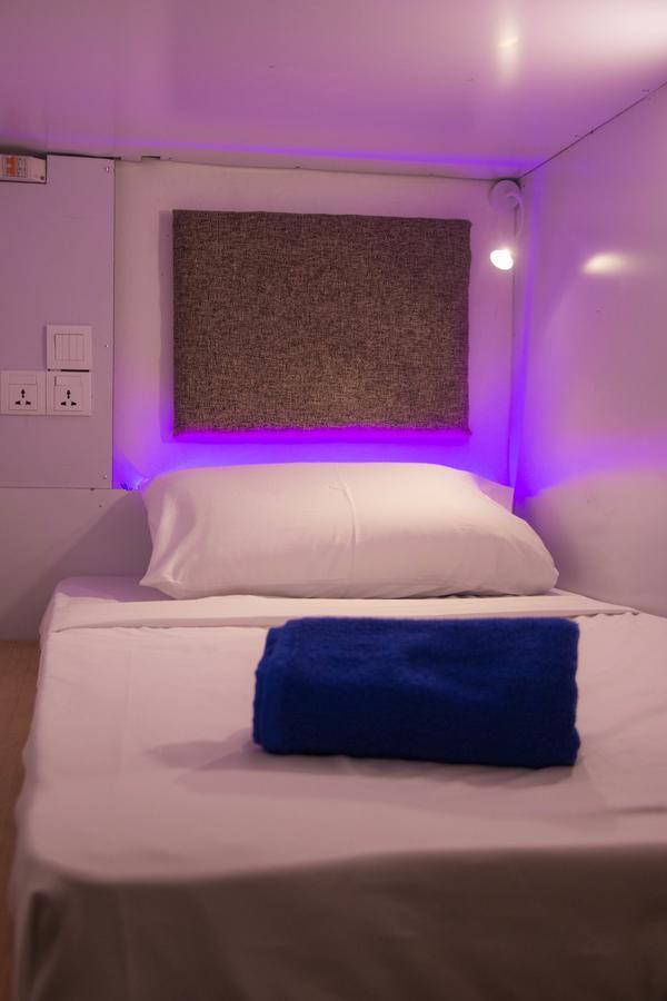 Bunk Planet Hotel แคนดี้ ภายนอก รูปภาพ