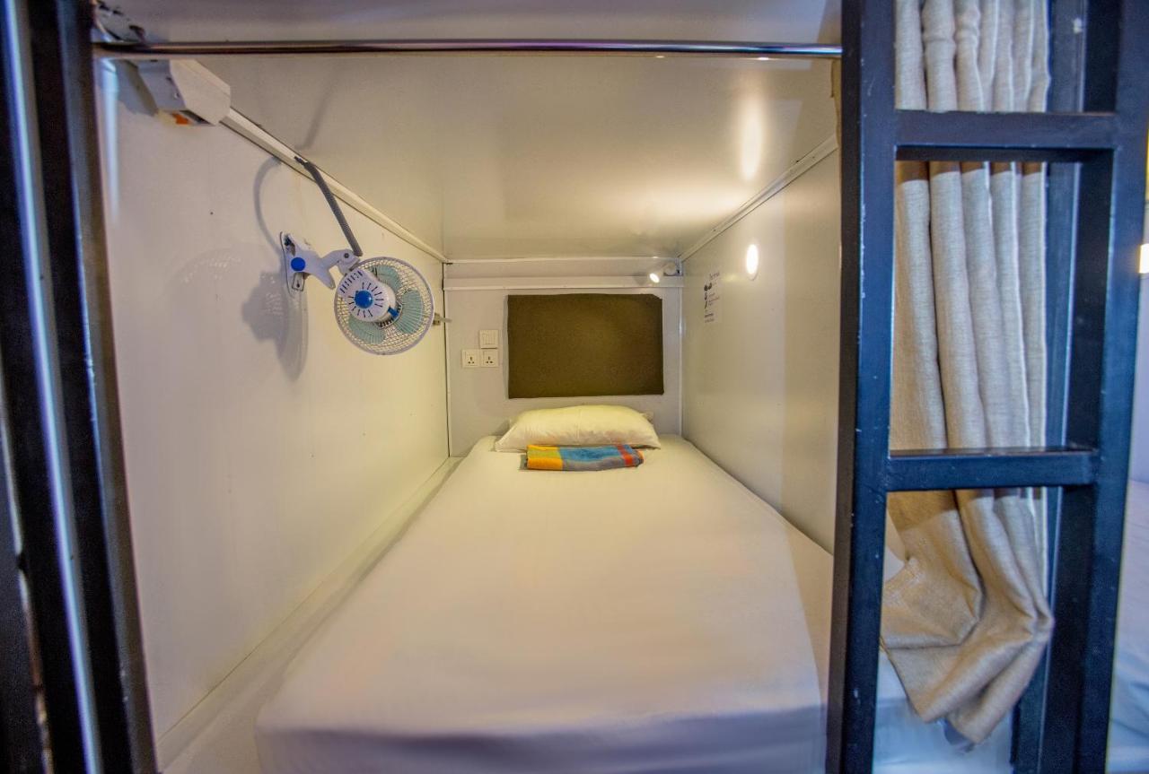 Bunk Planet Hotel แคนดี้ ภายนอก รูปภาพ