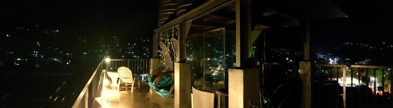 Bunk Planet Hotel แคนดี้ ภายนอก รูปภาพ